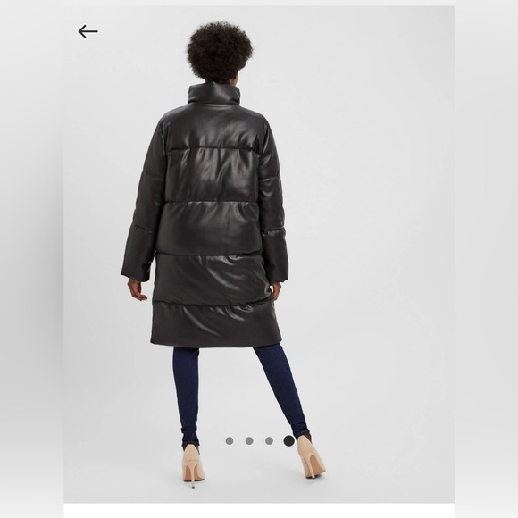 Excellent condition puffer coat - Picture 3 of 5